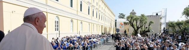 “Con tutti i naufraghi della storia”